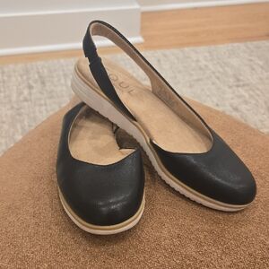 SOUL Naturalizer Black Slingback Flats with Cream Sole